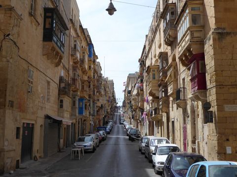 週末マルタ　その１８　世界遺産の街、Vallettaのかわいい街並み。