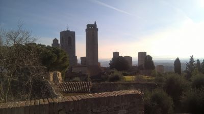 元日のイタリア旅行・世界遺産サンジミニャーノとエトルリア遺跡が残る村