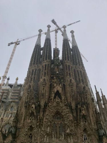 雨のサグラダ・ファミリア Sagrada Família - 群れない女のひとり旅