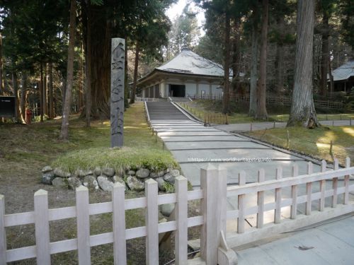 平泉旅行ブログその5！中尊寺の本堂、そして美しい金色堂（世界遺産旅行記）