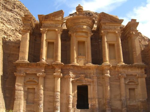 ヨルダンとはどんな国？基本情報から治安・ペトラ遺跡などの旅行・観光情報まで徹底解説！