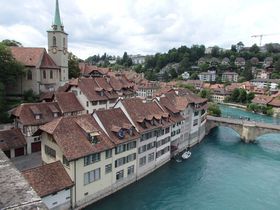 中世の面影残るスイスの首都「ベルン」アーレ川と世界遺産の街並み｜スイス｜LINEトラベルjp 旅行ガイド