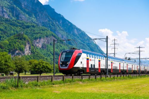 【ヨーロッパの列車・鉄道周遊旅】車窓から世界遺産の絶景も見れる！初めてでも安心の列車周遊ガイド