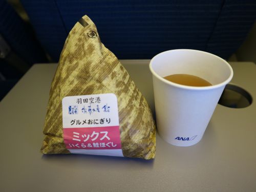 飛行機の窓から ＜富士山＞ - 旅は道連れ 美味しい記憶！