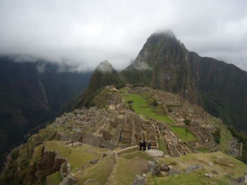 【幻想的な光景】霧に包まれたマチュ・ピチュ (Machu Picchu)