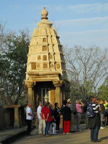 インド世界遺産紀行６８　カジュラホ寺院群２　ラクシュマナ寺院１