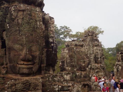 【ジャヤヴァルマン7世 (Jayavarman VII) によって建設された「大きい街」】アンコール・トム周辺遺跡群 (Angkor Thom)