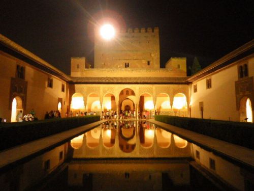 【イスラム芸術の最高傑作の世界遺産】グラナダのアルハンブラ宮殿、ヘネラリーフェ離宮、アルバイシン地区 (Alhambra, Generalife and Albayzin, Granada)