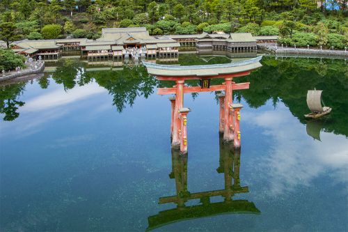 東武ワールドスクウェアのドローン撮影風世界遺産・厳島神社